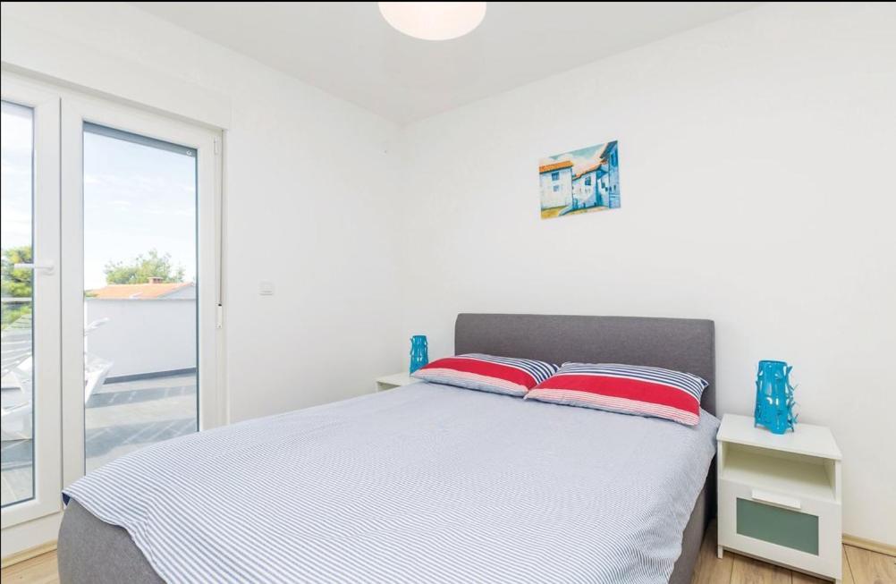 Apartments Stella Krk Town Eksteriør billede